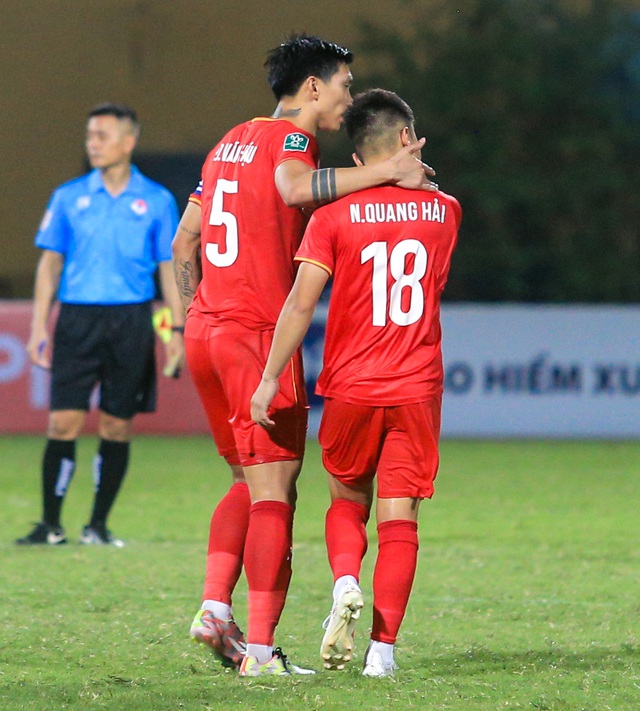 Quang Hải buồn bã vì sút trượt penalty, CLB CAHN bị loại tại vòng 1/8 Cúp Quốc gia 2023 - Ảnh 6.