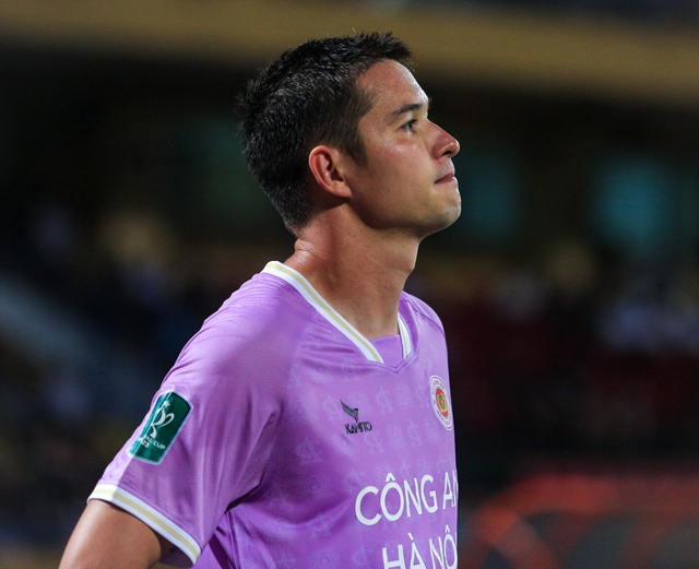 Filip Nguyễn bần thần sau trận thua, thủ môn Việt kiều hay nhưng V.League không dễ dàng - Ảnh 1. Filip Nguyễn bần thần sau trận thua, thủ môn Việt kiều hay nhưng V.League không dễ dàng - Ảnh 1.
