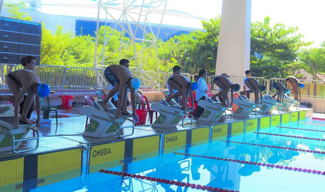 Khai mạc giải bơi và lặn vô địch trẻ quốc gia năm 2023 - Ảnh 2.