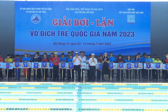 Khai mạc giải bơi và lặn vô địch trẻ quốc gia năm 2023 - Ảnh 1.