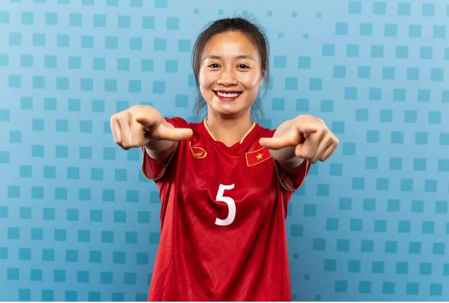 &quot;Hot girl&quot; của tuyển Việt Nam được FIFA tán dương trước trận cuối cùng tại World Cup - Ảnh 1.