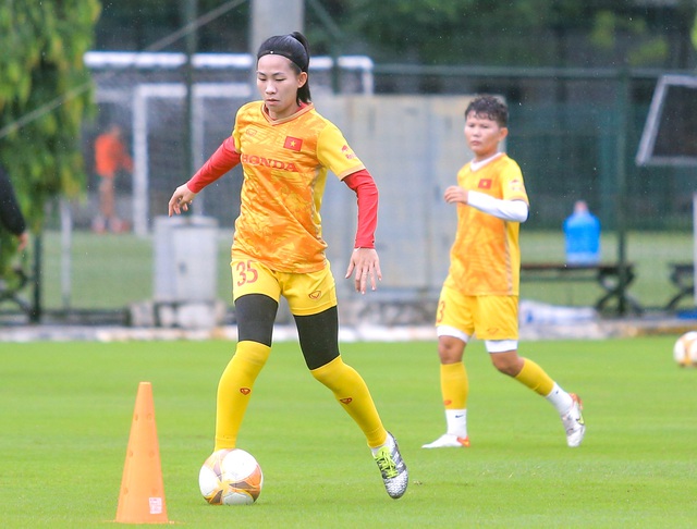Đội tuyển nữ Việt Nam vượt mưa tập luyện cho Asiad, Trần Thị Duyên nhanh chóng hoà nhập - Ảnh 11.