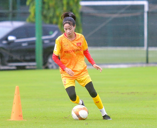 Đội tuyển nữ Việt Nam vượt mưa tập luyện cho Asiad, Trần Thị Duyên nhanh chóng hoà nhập - Ảnh 6.