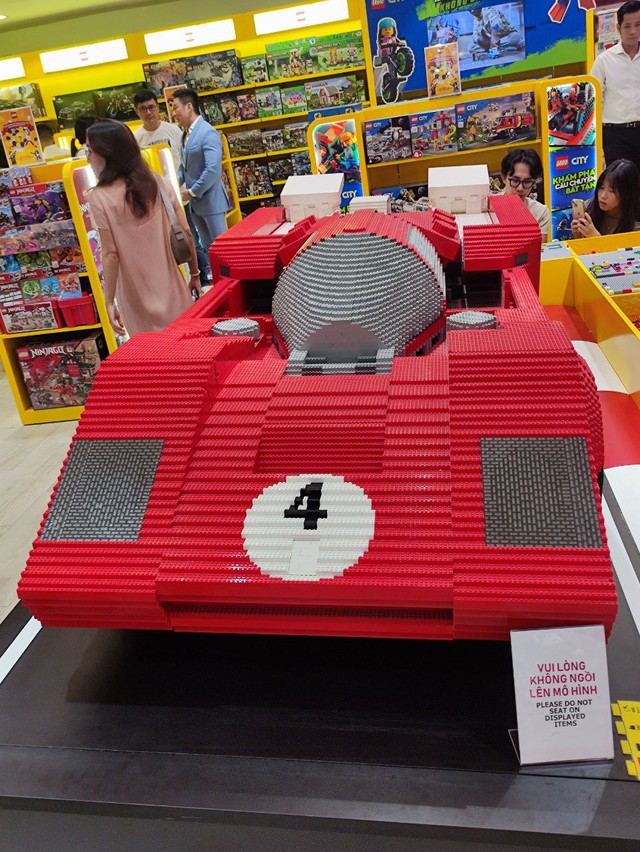 Bước vào thế giới sáng tạo không giới hạn tại cửa hàng chính hãng đầu tiên của LEGO tại Việt Nam - Ảnh 3.
