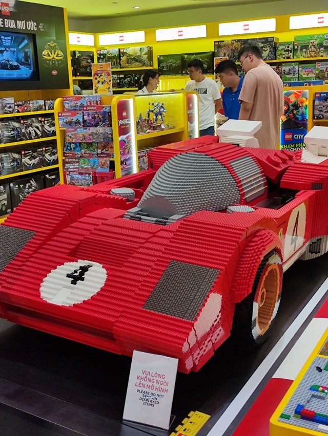 Bước vào thế giới sáng tạo không giới hạn tại cửa hàng chính hãng đầu tiên của LEGO tại Việt Nam - Ảnh 4.