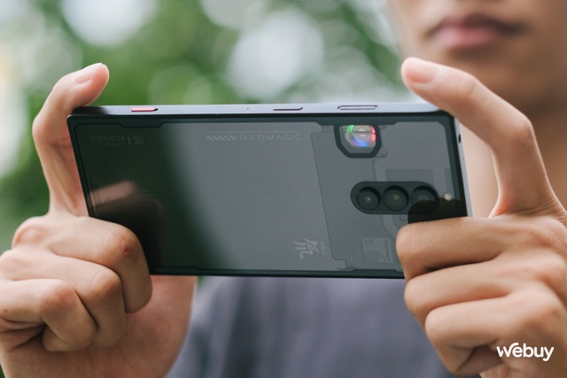 Khi smartphone chơi game có thiết kế đẹp hơn cả iPhone và Samsung - Ảnh 3.