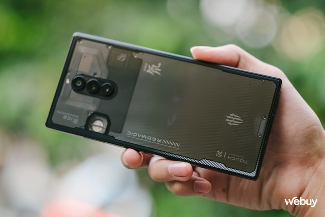 Khi smartphone chơi game có thiết kế đẹp hơn cả iPhone và Samsung - Ảnh 18.