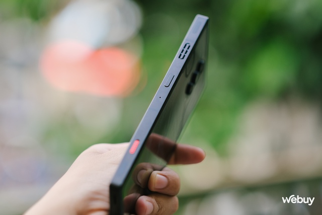 Khi smartphone chơi game có thiết kế đẹp hơn cả iPhone và Samsung - Ảnh 10.