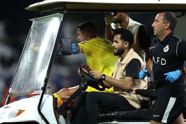 Lo ngại xung quanh chấn thương khiến Ronaldo rơi lệ trong trận đấu lịch sử của Al Nassr - Ảnh 3.