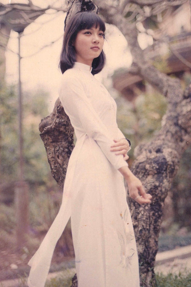 Nhan sắc thời trẻ của nữ diễn viên được phong NSND trẻ nhất nhì Việt Nam - Ảnh 5.