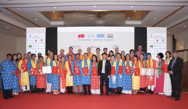 Vinh danh hơn 80 cá nhân và doanh nghiệp tại Diễn đàn Giao lưu văn hoá và kinh tế Việt Nam - Ấn Độ - Ảnh 1.