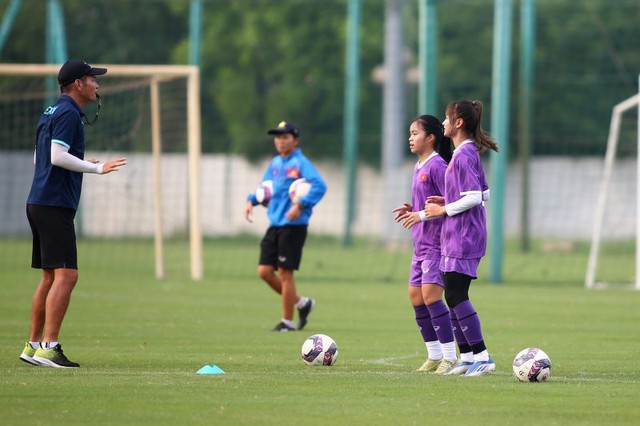 U17 nữ Việt Nam đặt mục tiêu vào vòng chung kết U17 nữ châu Á 2024 - Ảnh 1.