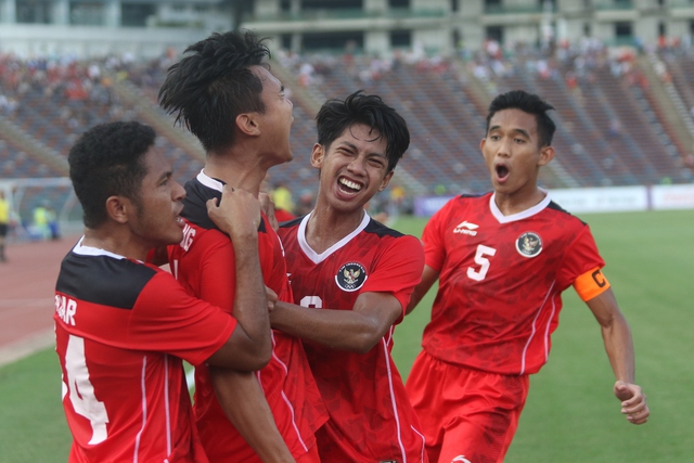 Thua ngược ngay trận đầu, U23 Indonesia vẫn còn cơ hội đấu U23 Việt Nam nhờ quy định đặc biệt ở giải Đông Nam Á - Ảnh 2.