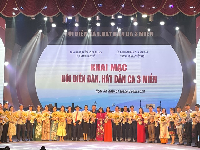 Hội diễn “Đàn, Hát dân ca ba miền năm 2023” khai mạc tối ngày 1/8 tại tỉnh Nghệ An - Ảnh 5.