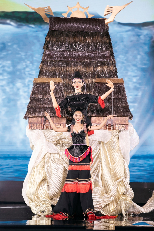 Mãn nhãn đêm thi Trang phục dân tộc Miss Grand Vietnam: Thiên Ân diễn xuất thần, loạt thiết kế ấn tượng đến bất ngờ - Ảnh 17.