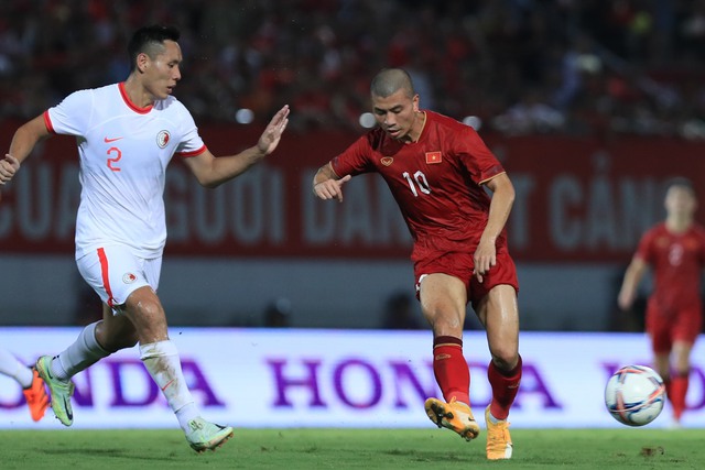 Cầu thủ cao 1m88 của HAGL bất ngờ được HLV Troussier triệu tập lên đội tuyển Việt Nam - Ảnh 1.
