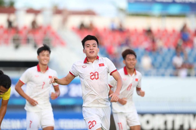 Báo Indonesia: “U23 Việt Nam phòng ngự quá xuất sắc, họ khiến Malaysia gặp khủng hoảng” - Ảnh 1.