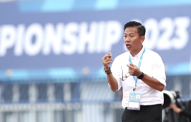 U23 Việt Nam thắng đậm Malaysia, HLV Hoàng Anh Tuấn mang tới 2 quân bài sắc bén cho HLV Troussier - Ảnh 3.
