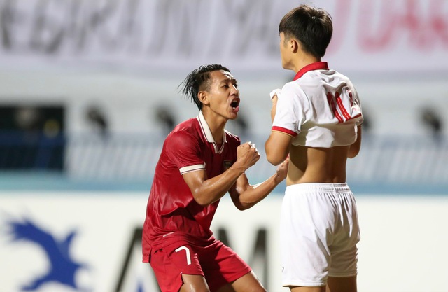 Quốc Việt ôm mặt tiếc nuối vì sút hỏng penalty, cầu thủ U23 Indonesia sung sướng ăn mừng - Ảnh 3.