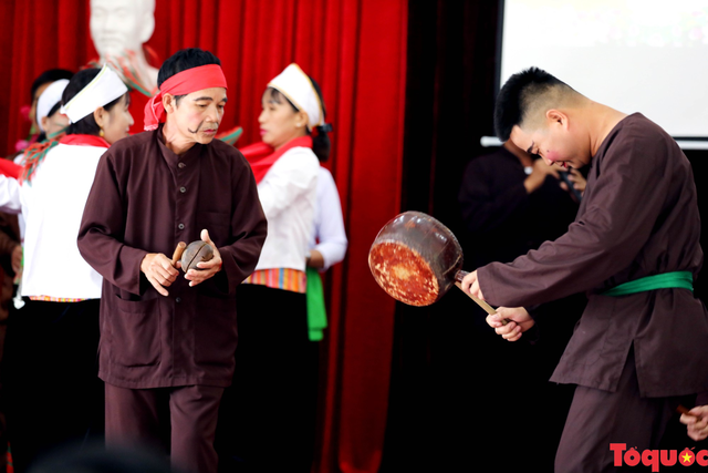 Lớp truyền dạy múa Trống đu, Sênh tiền và Hò Đu người Mường góp phần phát huy giá trị văn hóa dân tộc Mường ở Phú Thọ. - Ảnh 2.