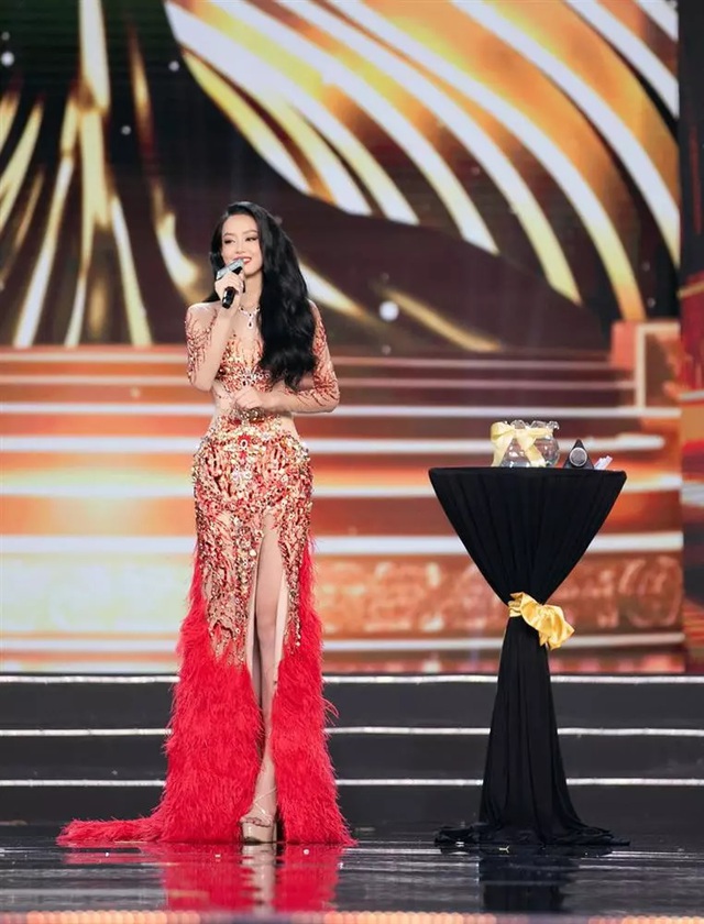 Phụ huynh tân hoa hậu Lê Hoàng Phương và 2 Á hậu Miss Grand Vietnam nói gì về con gái? - Ảnh 3. Phụ huynh tân hoa hậu Lê Hoàng Phương và 2 Á hậu Miss Grand Vietnam nói gì về con gái? - Ảnh 3.