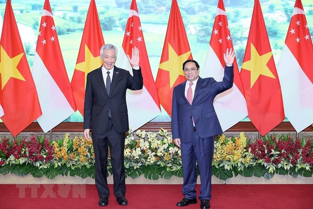Thủ tướng Chính phủ đề nghị mở rộng hợp tác văn hóa Việt Nam - Singapore theo kịp hợp tác về kinh tế - Ảnh 1.