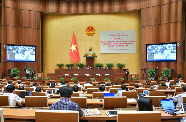 Nhiều ý kiến về quy định Tổng Liên đoàn lao động Việt Nam được tham gia đầu tư xây dựng nhà ở xã hội - Ảnh 1.