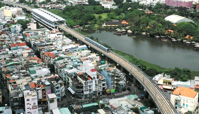 Tàu Metro số 1 TP.HCM lần đầu chạy thử toàn tuyến từ Bến Thành đến Suối Tiên - Ảnh 3.