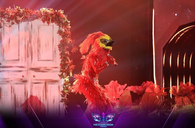 Cú Tây Bắc khiến Bích Phương khóc nức nở, sẽ là Phượng Hoàng Lửa thứ 2 của The Masked Singer? - Ảnh 3.