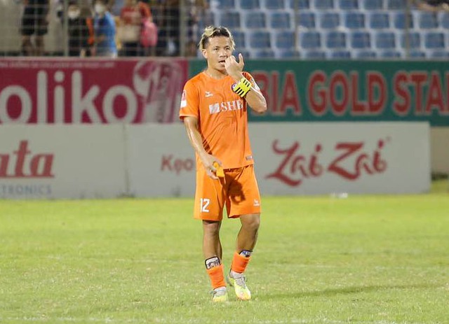 Cầu thủ SHB Đà Nẵng đổ gục sau trận thua SLNA, bước 'một chân' xuống hạng ở V.League 2023 - Ảnh 5.