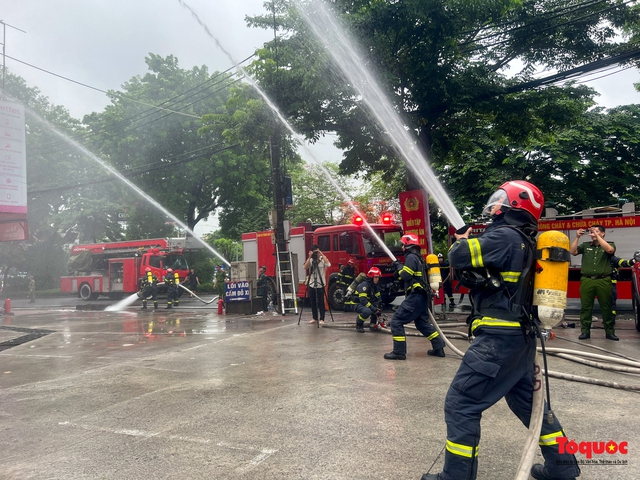 Hà Nội: Quyết tâm giảm số vụ cháy nổ, bảo đảm an toàn cho nhân dân - Ảnh 2.