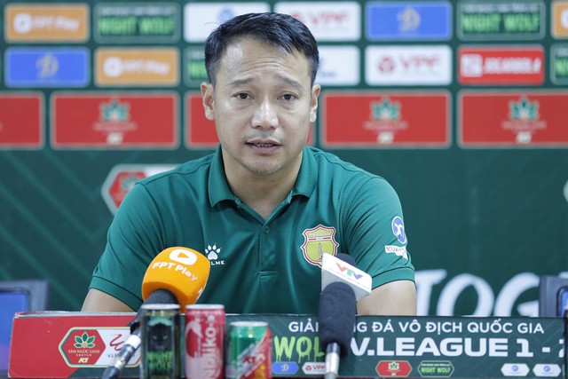 Thương vụ Văn Toàn về V.League có diễn biến mới, HLV Nam Định chính thức tiết lộ thời điểm đàm phán - Ảnh 2.