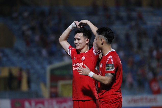 Transfermarkt: 2 đội bóng Tây Á quan tâm đến cầu thủ đắt giá nhất đội tuyển Việt Nam - Ảnh 2.