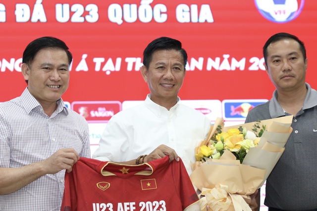 HLV Hoàng Anh Tuấn tiết lộ áp lực khi dẫn dắt U23 Việt Nam tham dự U23 Đông Nam Á 2023 - Ảnh 1.