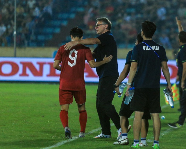 Văn Toàn 'nhanh như sóc', Tuấn Hải ra chân mạnh mẽ tạo nên một bàn thắng tuyệt đẹp - Ảnh 14.