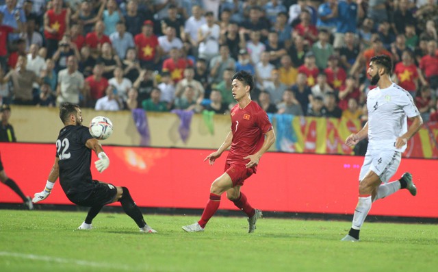 Công Phượng-Văn Toàn đồng loạt tỏa sáng, đội tuyển Việt Nam thắng thuyết phục đối thủ Tây Á - Ảnh 2.