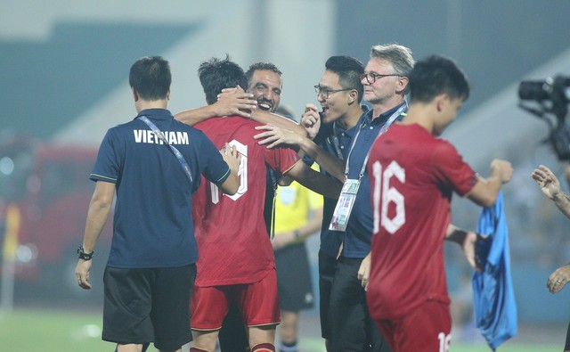 &quot;U23 Việt Nam đã coi nhẹ Singapore nhưng đội đủ sức vào top 3 châu Á!&quot; - Ảnh 2.