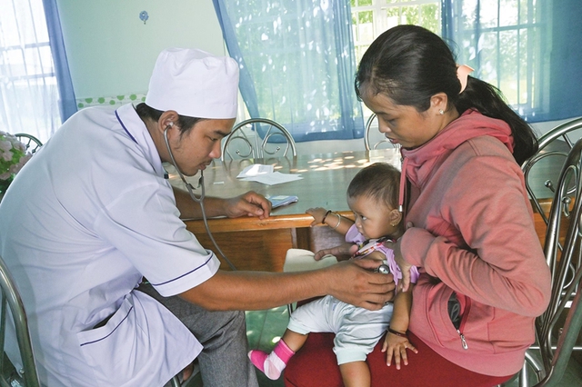 Nhiều giải pháp chăm sóc sức khỏe bà mẹ, trẻ sơ sinh và trẻ nhỏ trên địa bàn Thừa Thiên Huế - Ảnh 1.