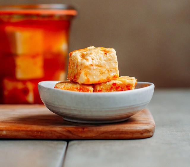 Loại gia vị đặc biệt tạo nên món rau muống xào giòn thơm mà nhiều người chưa biết - Ảnh 1.