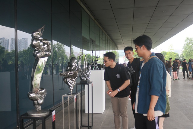 Tôn vinh những sáng tạo nghệ thuật của các nhà điêu khắc Việt Nam - Ảnh 8.