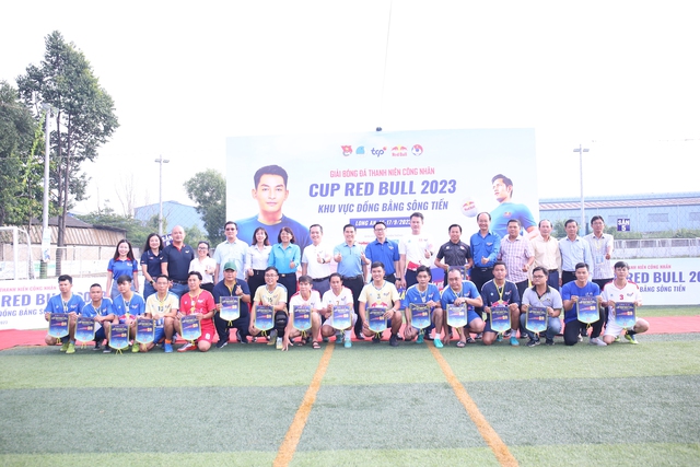 Khai mạc Giải bóng đá Thanh niên công nhân khu vực Đồng bằng Sông Tiền - Ảnh 4.
