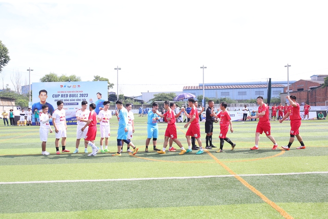 Khai mạc Giải bóng đá Thanh niên công nhân khu vực Đồng bằng Sông Tiền - Ảnh 1.