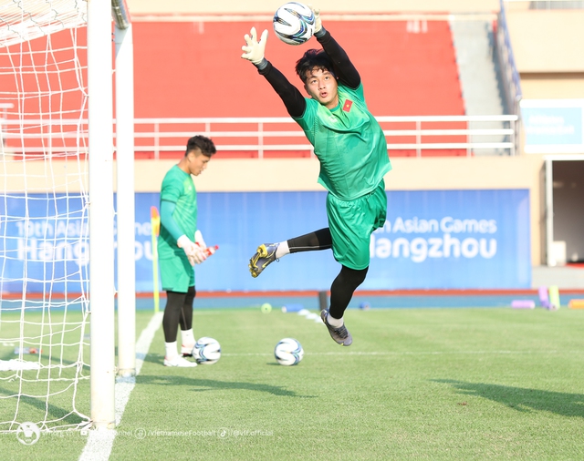 Hai đội bóng bất ngờ rút lui, tuyển Olympic Việt Nam rộng cửa đi tiếp ở ASIAD 19 - Ảnh 3.