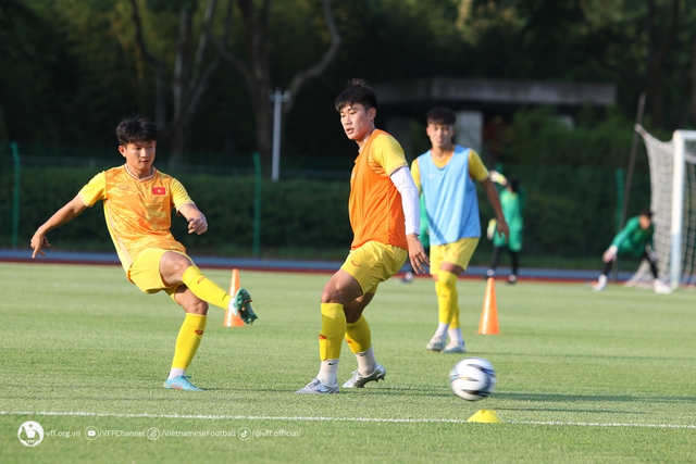 Hai đội bóng bất ngờ rút lui, tuyển Olympic Việt Nam rộng cửa đi tiếp ở ASIAD 19 - Ảnh 2.