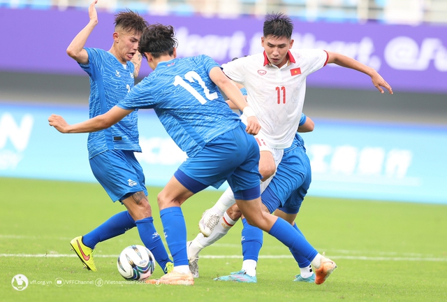 Cơn giận của HLV Hoàng Anh Tuấn & bài học từ U23 Indonesia cho U23 Việt Nam - Ảnh 1.