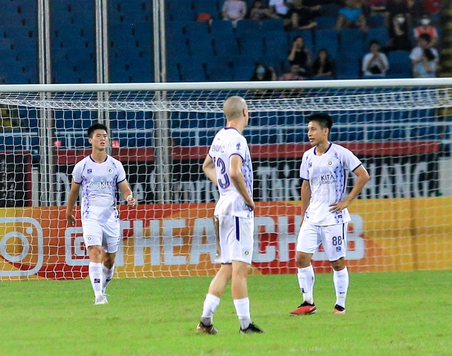 Hà Nội FC nhận bàn thua chóng vánh, Duy Mạnh lập tức thể hiện tinh thần thủ lĩnh, khích lệ toàn đội - Ảnh 6.