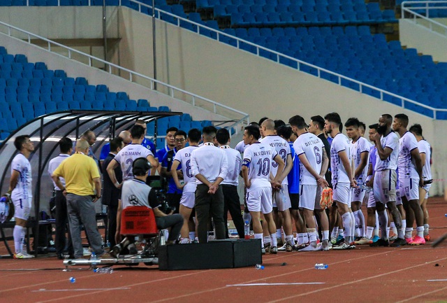 Hà Nội FC nhận bàn thua chóng vánh, Duy Mạnh lập tức thể hiện tinh thần thủ lĩnh, khích lệ toàn đội - Ảnh 11.