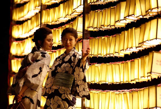 Du lịch giúp hồi sinh trang phục truyền thống 'Yukata' của Nhật Bản - Ảnh 1.