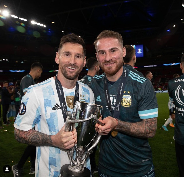 Sao bóng đá tiết lộ điều giúp Messi trở thành 