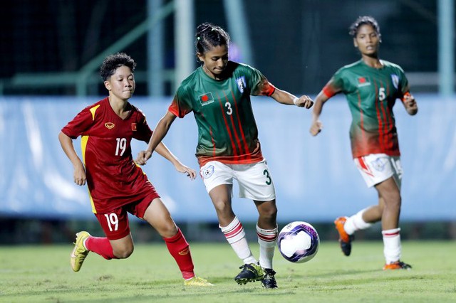 U17 nữ Việt Nam thắng trận ra quân vòng loại 2 giải U17 nữ châu Á 2024 - Ảnh 1.